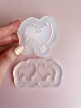 Load image into Gallery viewer, Pomeranian silhouette dog silicone mould

