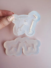 Load image into Gallery viewer, Labrador silhouette dog silicone mould
