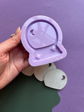 Load image into Gallery viewer, Day 10 - Mystic ball mirror mould