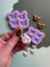 Load image into Gallery viewer, Pre domed owl moulds