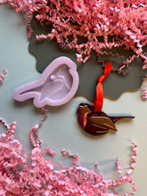 Load image into Gallery viewer, Domed glossy robin decoration mould