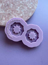 Load image into Gallery viewer, Mistletoe wreath silicone mould
