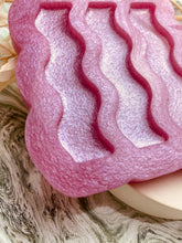 Load image into Gallery viewer, Wavy clip hair clip silicone mould - domed effect