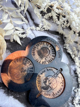 Load image into Gallery viewer, Spooky phone gr!p holder mould