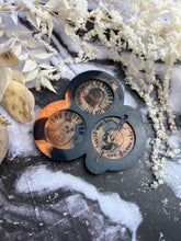 Load image into Gallery viewer, Spooky phone gr!p holder mould