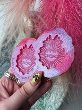 Load image into Gallery viewer, Large sacred heart with thorns mould - valentines mould