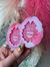 Load image into Gallery viewer, Large sacred heart with thorns mould - valentines mould