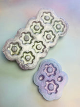 Load image into Gallery viewer, Multi domed flower silicone pre domed mould