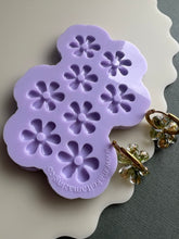 Load image into Gallery viewer, Domed 70s daisy hoop charm earring mould
