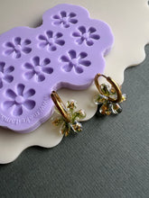 Load image into Gallery viewer, Domed 70s daisy hoop charm earring mould

