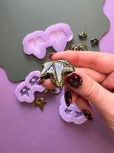 Load image into Gallery viewer, Pre domed ivy leaf moulds
