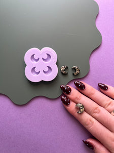 Mini moon stud mould