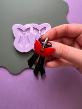Load image into Gallery viewer, Pre domed bat bow hoop charm mould
