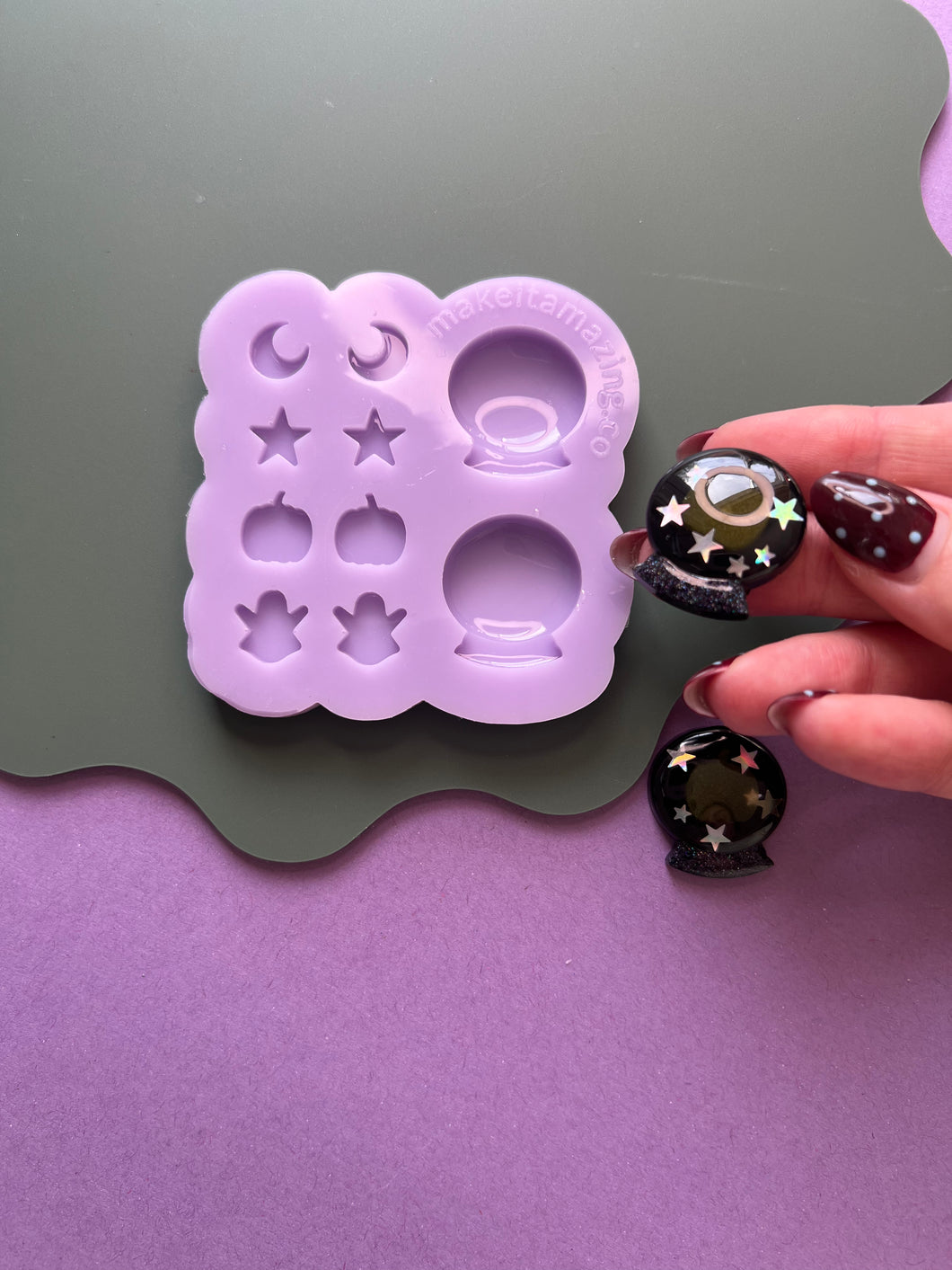 Pre domed crystal ball mould