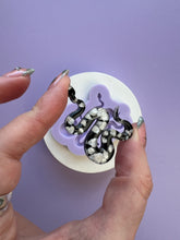 Load image into Gallery viewer, Exclusive event - Domed snake mould
