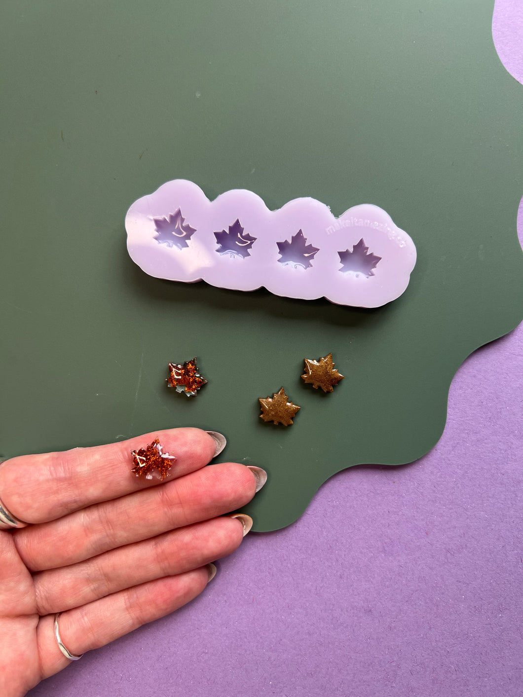 Maple leaf stud pre domed mould