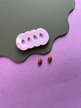 Load image into Gallery viewer, Oak leaf stud pre domed mould
