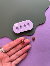 Load image into Gallery viewer, Oak leaf stud pre domed mould
