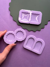 Load image into Gallery viewer, Wavy statement stud moulds
