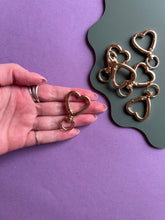 Load image into Gallery viewer, Heart shaped clasp
