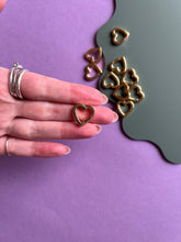 Load image into Gallery viewer, Heart shaped clasp (chunky &amp; small)

