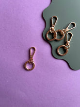 Load image into Gallery viewer, Lobster clip with circle clasp ring
