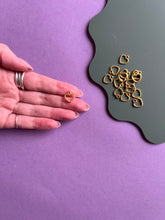 Load image into Gallery viewer, Textured tiny heart shaped open bezel
