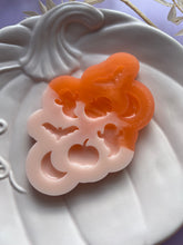 Load image into Gallery viewer, Pre domed effect spooky halloween miniatures mould.
