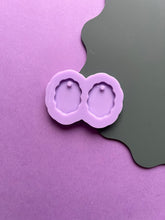 Load image into Gallery viewer, Exclusive event - Cottage core cracker wavy frame hoop charm mould
