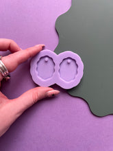 Load image into Gallery viewer, Exclusive event - Cottage core cracker wavy frame hoop charm mould
