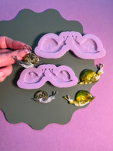Load image into Gallery viewer, Snail domed moulds
