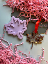 Load image into Gallery viewer, Domed glossy maple leaf decoration mould
