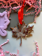 Load image into Gallery viewer, Domed glossy maple leaf decoration mould
