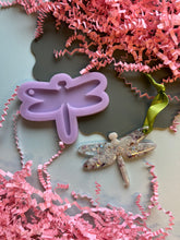 Load image into Gallery viewer, Domed glossy dragonfly decoration mould
