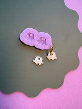 Load image into Gallery viewer, Lily of the valley flower hoop charm mould
