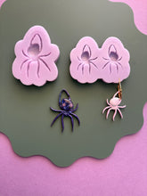 Load image into Gallery viewer, Spring spider domed moulds
