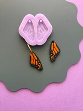 Load image into Gallery viewer, Monarch domed and engraved wing mould
