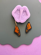 Load image into Gallery viewer, Monarch domed and engraved wing mould
