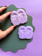 Load image into Gallery viewer, Pre domed &amp; detailed jellyfish moulds
