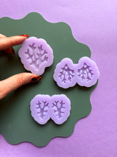 Load image into Gallery viewer, Pre domed &amp; detailed coral moulds
