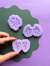 Load image into Gallery viewer, Pre domed &amp; detailed coral moulds
