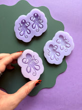 Load image into Gallery viewer, Pre domed &amp; detailed octopus moulds
