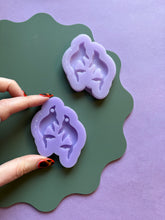 Load image into Gallery viewer, Pre domed seal moulds
