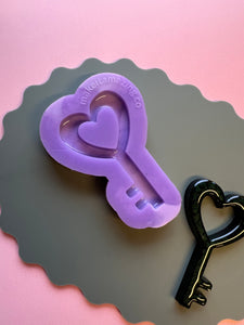 Large heart key mould