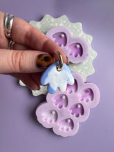 Load image into Gallery viewer, Pre domed organic petal hoop charm mould

