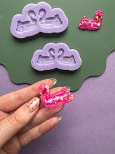 Load image into Gallery viewer, Domed &amp; detailed inflatable flamingo moulds
