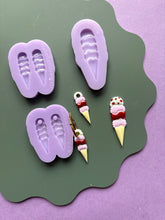 Load image into Gallery viewer, Domed &amp; detailed stacked ice cream scoop moulds
