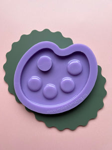 Domed mini paint pallet mould