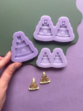 Load image into Gallery viewer, Domed &amp; detailed sandcastle moulds
