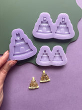 Load image into Gallery viewer, Domed &amp; detailed sandcastle moulds
